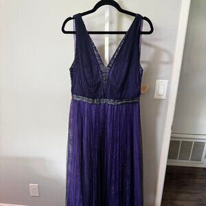 Size 8 Purple Monique Lhuillier Lace Gown - Some minor damage